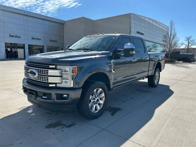 2017 Ford F-250 Super Duty Platinum 4WD photo