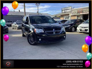 2017 Dodge Grand Caravan SXT FWD photo