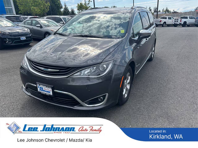 2018 Chrysler Pacifica Minivan Hybrid Limited FWD photo