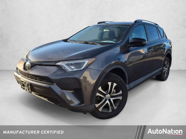 2018 Toyota RAV4 LE FWD photo