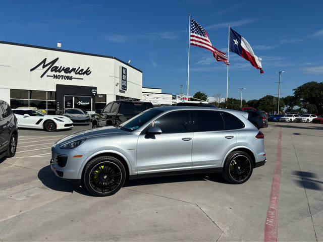 2017 Porsche Cayenne S E-Hybrid Platinum Edition AWD photo