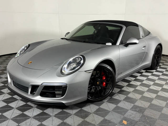 2019 Porsche 911 4 GTS AWD photo