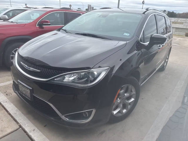 2018 Chrysler Pacifica Minivan Touring L Plus FWD photo