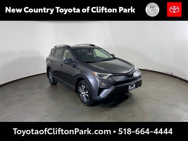 2018 Toyota RAV4 LE AWD photo