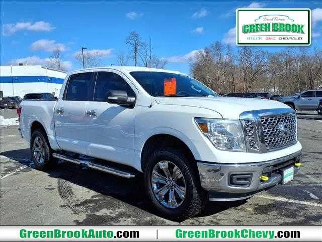 2018 Nissan Titan SV 4WD photo