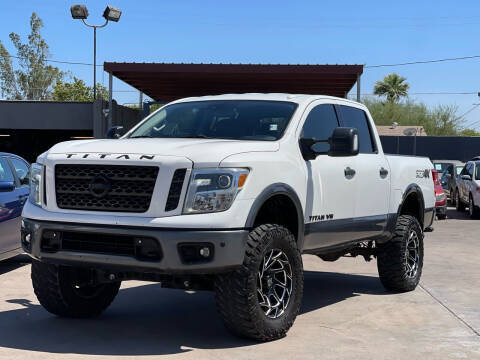 2018 Nissan Titan PRO-4X 4WD photo