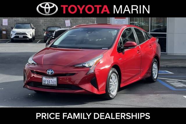 2018 Toyota Prius Three FWD photo