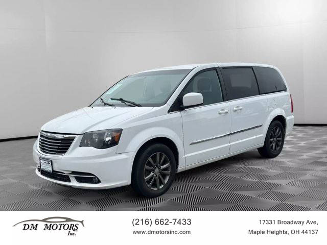 2015 Chrysler Town and Country S FWD photo