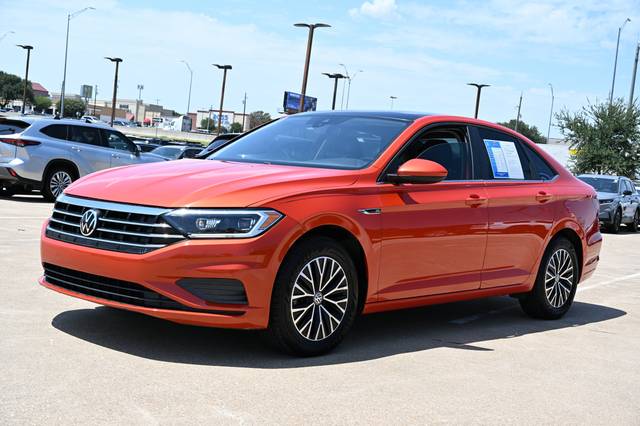 2019 Volkswagen Jetta SEL FWD photo