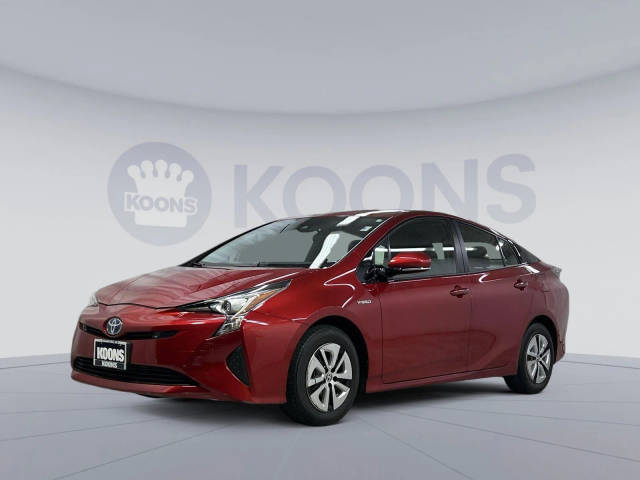 2018 Toyota Prius Three FWD photo