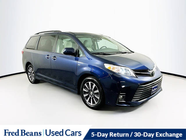 2018 Toyota Sienna XLE Premium AWD photo