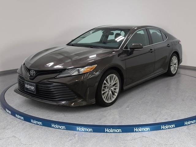 2018 Toyota Camry XLE FWD photo
