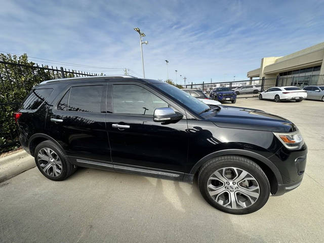 2018 Ford Explorer Platinum 4WD photo