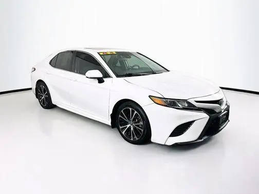 2018 Toyota Camry SE FWD photo
