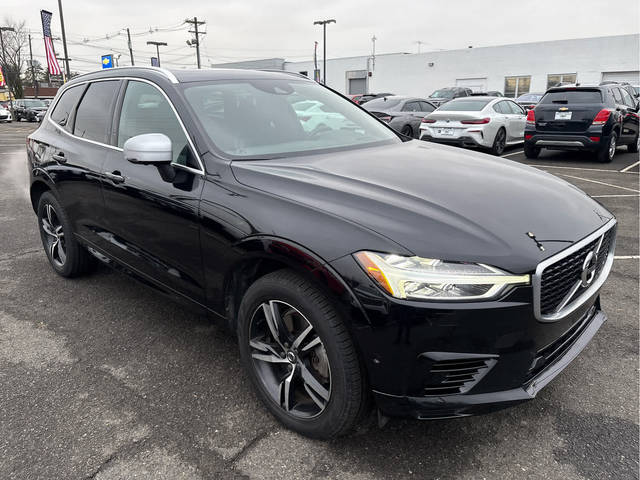 2019 Volvo XC60 R-Design AWD photo