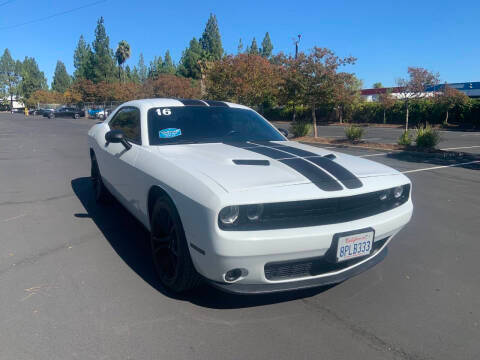 2016 Dodge Challenger R/T RWD photo