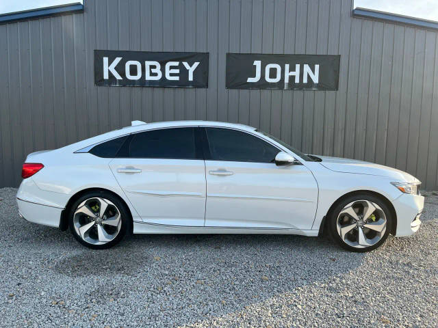 2018 Honda Accord Touring 2.0T FWD photo