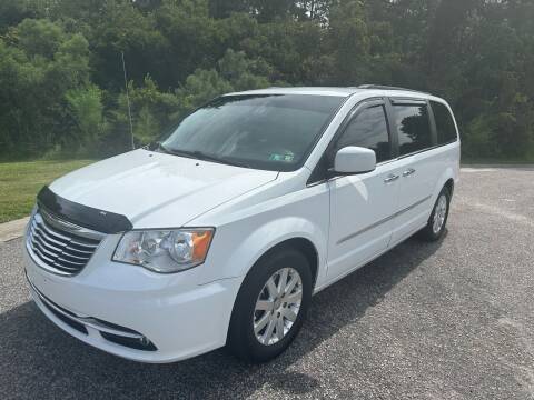 2016 Chrysler Town and Country Touring FWD photo