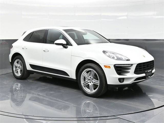 2015 Porsche Macan S AWD photo