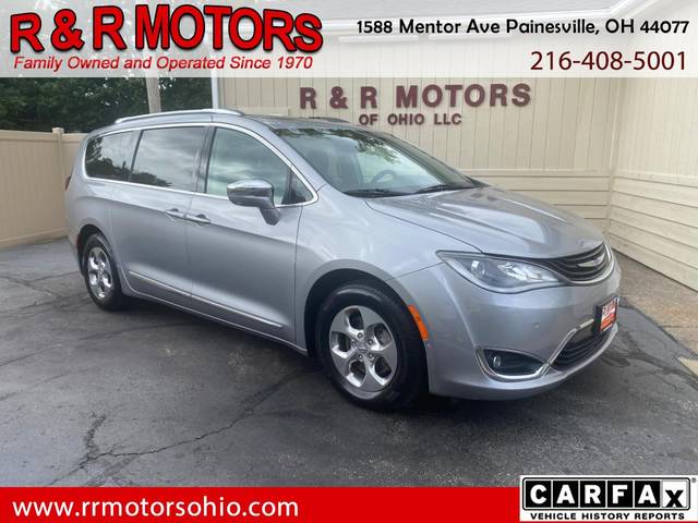 2018 Chrysler Pacifica Minivan Hybrid Limited FWD photo