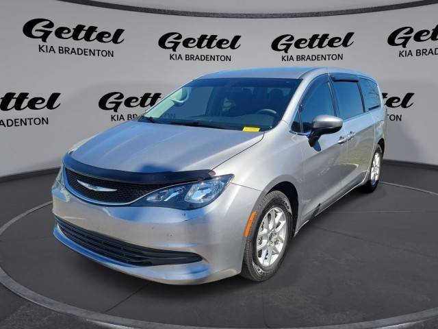 2018 Chrysler Pacifica Minivan Touring FWD photo