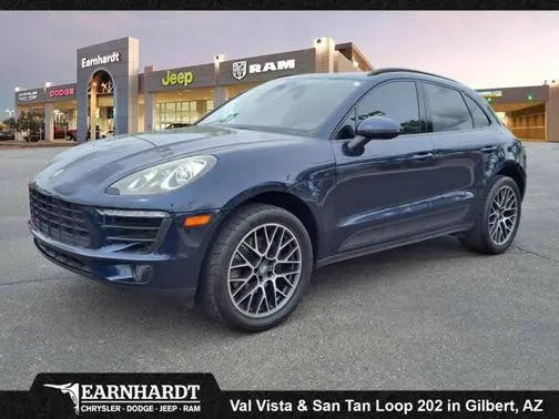 2018 Porsche Macan AWD photo
