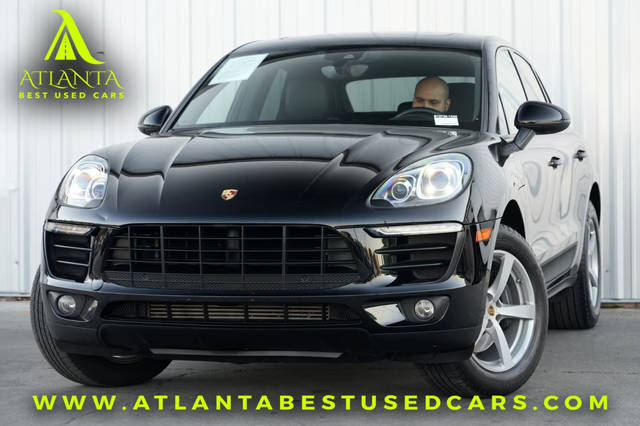 2018 Porsche Macan  AWD photo