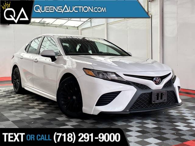 2018 Toyota Camry SE FWD photo