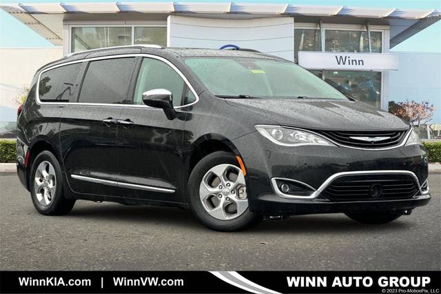 2018 Chrysler Pacifica Minivan Hybrid Limited FWD photo