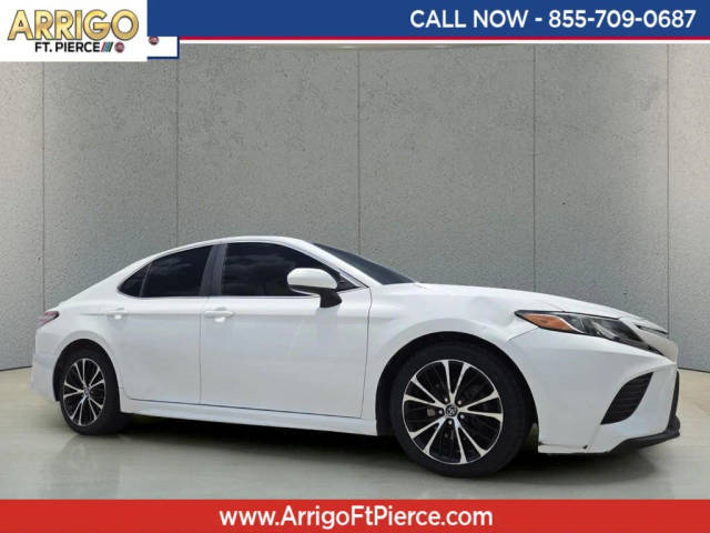 2018 Toyota Camry SE FWD photo