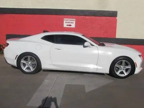 2018 Chevrolet Camaro 1LT RWD photo