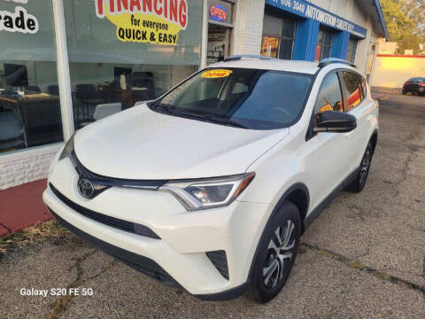 2018 Toyota RAV4 LE FWD photo