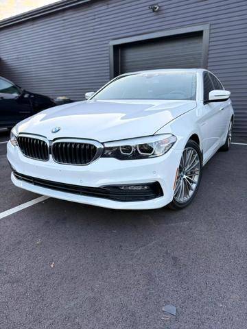 2018 BMW 5 Series 530e iPerformance RWD photo