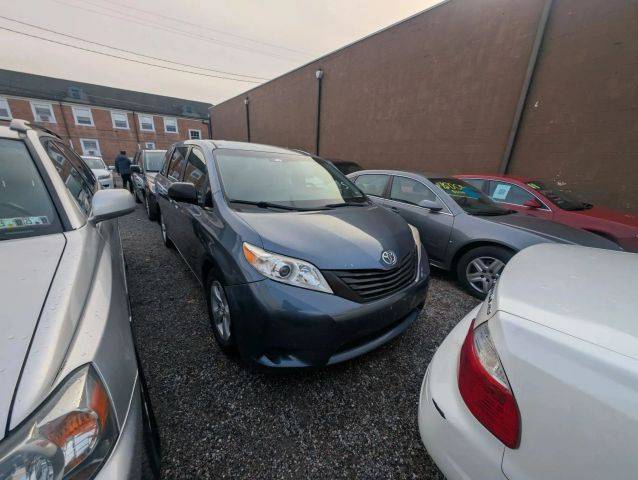 2015 Toyota Sienna L FWD photo