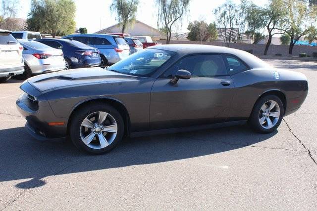 2015 Dodge Challenger SXT RWD photo