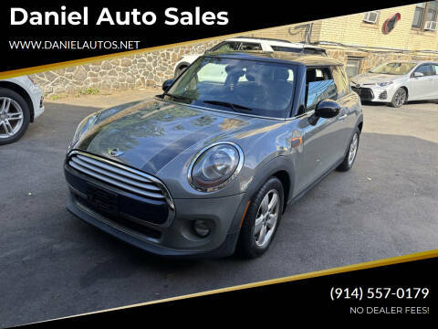 2015 MINI Hardtop 2 Door FWD photo