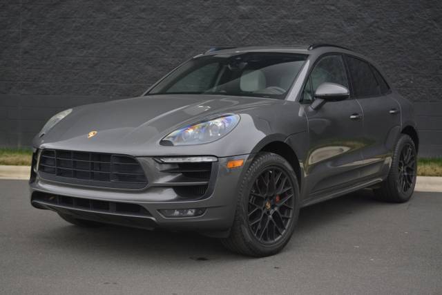 2018 Porsche Macan GTS AWD photo