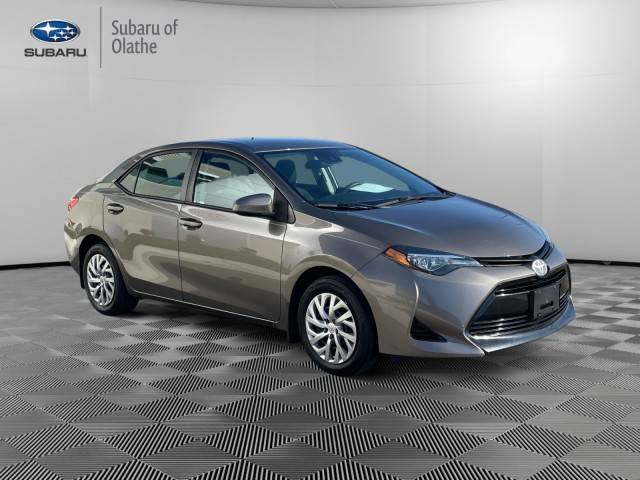 2019 Toyota Corolla LE FWD photo