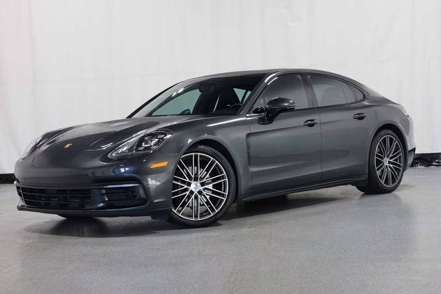 2018 Porsche Panamera 4 AWD photo