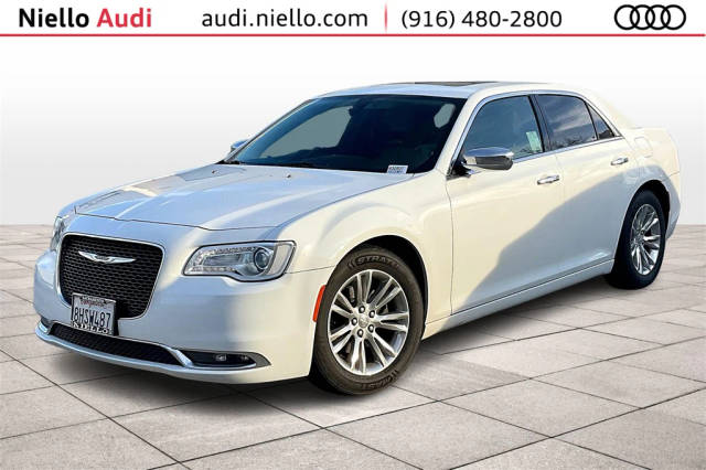 2017 Chrysler 300 300C RWD photo