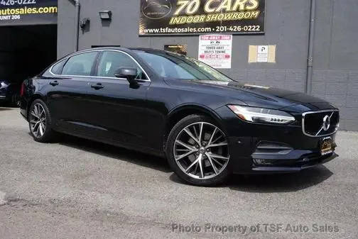 2018 Volvo S90 Momentum AWD photo