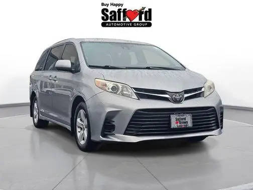 2018 Toyota Sienna LE FWD photo