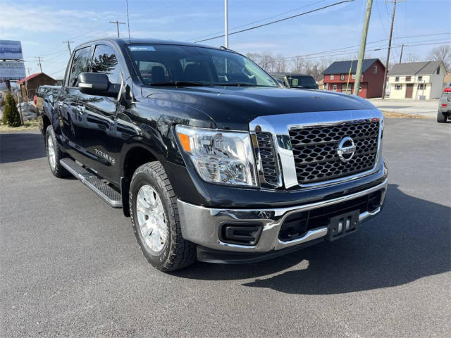 2018 Nissan Titan SV 4WD photo