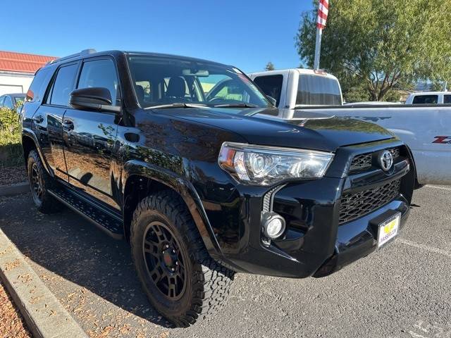 2018 Toyota 4Runner SR5 4WD photo