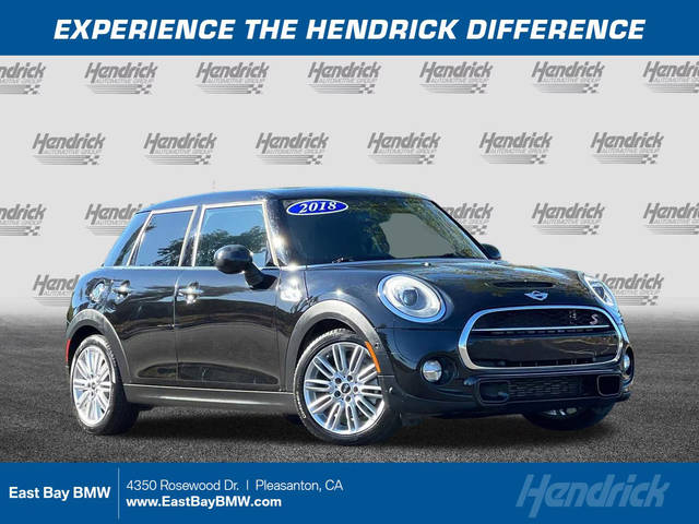 2018 MINI Hardtop 4 Door Cooper S FWD photo