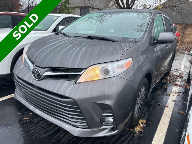 2018 Toyota Sienna XLE Premium FWD photo