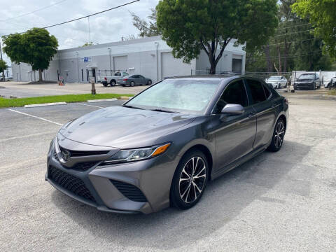 2018 Toyota Camry SE FWD photo