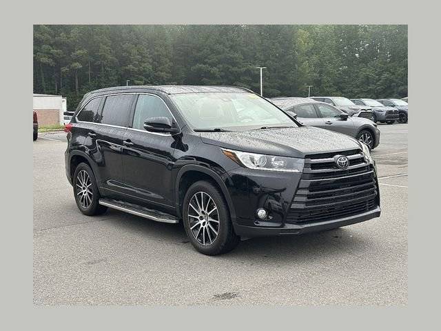 2018 Toyota Highlander SE FWD photo
