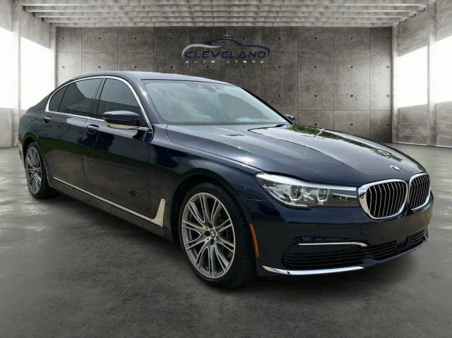 2019 BMW 7 Series 740i RWD photo