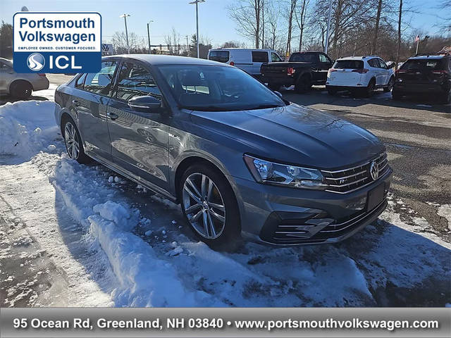 2018 Volkswagen Passat R-Line FWD photo